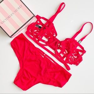 Victoria's Secret Bright Pink Lace Strappy Bra & Panty Set